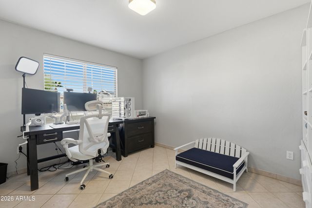 821 E KESLER Lane, Chandler, AZ 85225