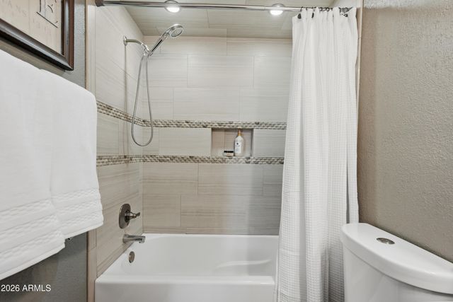 821 E KESLER Lane, Chandler, AZ 85225