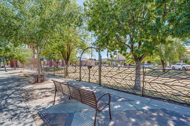 821 E KESLER Lane, Chandler, AZ 85225