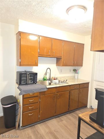 21711 S Lake Shore Boulevard, Euclid, OH 44123