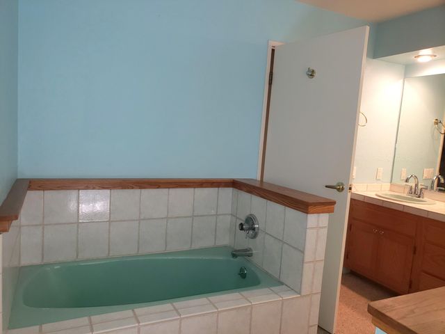 511 NW Woodson Drive, Grants Pass, OR 97526