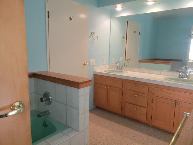 511 NW Woodson Drive, Grants Pass, OR 97526