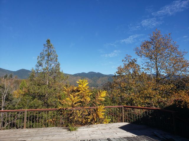 511 NW Woodson Drive, Grants Pass, OR 97526