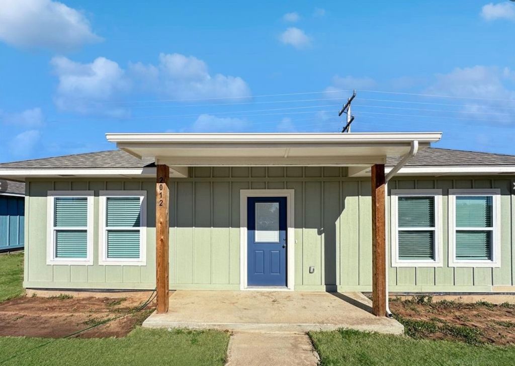 108 Sterling Drive, Chickasha, OK 73018