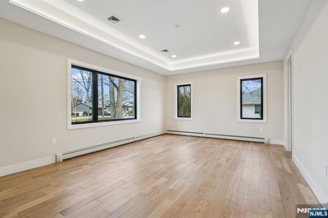 292 Magnolia Avenue, Cresskill, NJ 07626