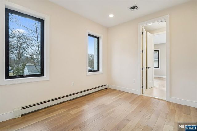 292 Magnolia Avenue, Cresskill, NJ 07626