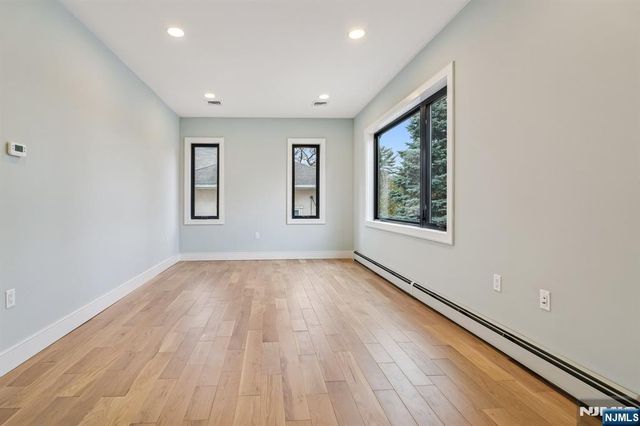 292 Magnolia Avenue, Cresskill, NJ 07626