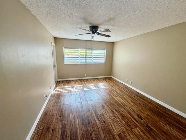 1000 NE 14th Avenue 304, Hallandale Beach, FL 33009