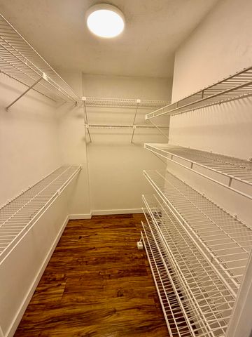 1000 NE 14th Avenue 304, Hallandale Beach, FL 33009