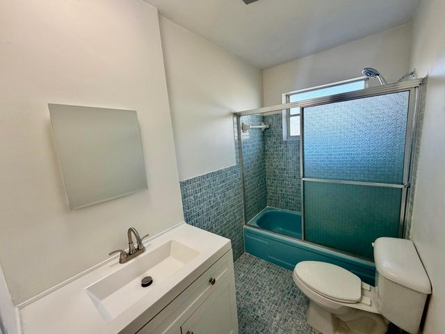 1000 NE 14th Avenue 304, Hallandale Beach, FL 33009