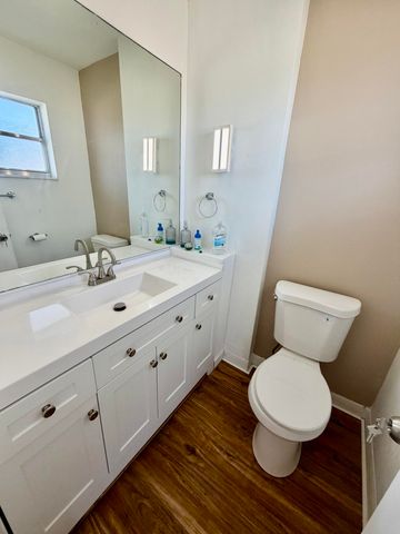 1000 NE 14th Avenue 304, Hallandale Beach, FL 33009