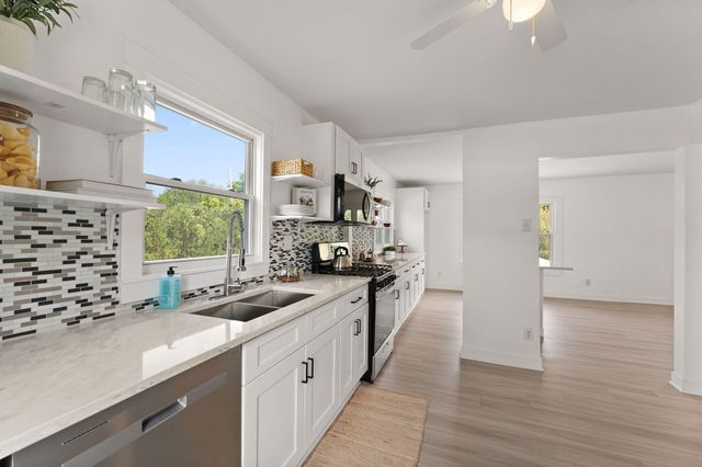 799 N 400 E, Valparaiso, IN 46383