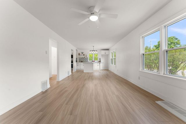 799 N 400 E, Valparaiso, IN 46383