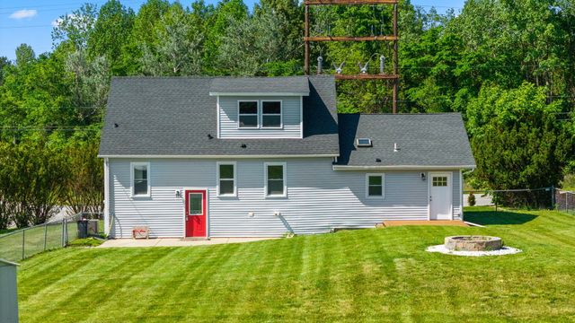 799 N 400 E, Valparaiso, IN 46383