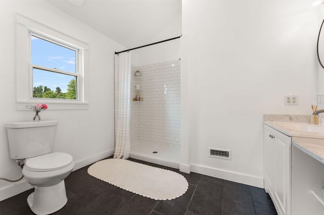 799 N 400 E, Valparaiso, IN 46383