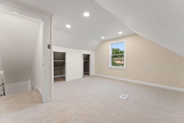 799 N 400 E, Valparaiso, IN 46383