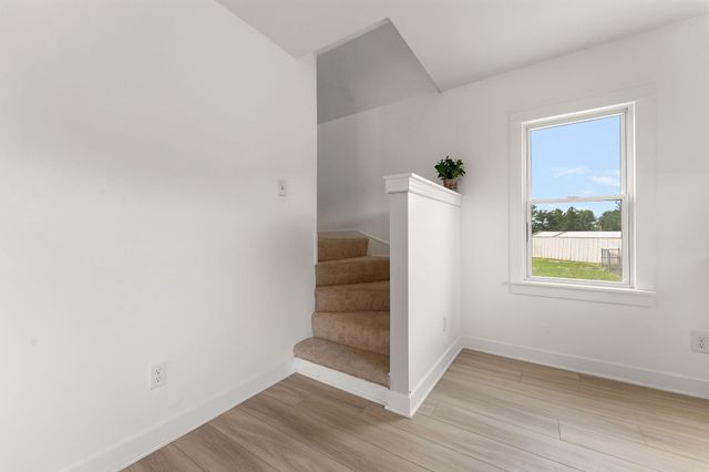 799 N 400 E, Valparaiso, IN 46383
