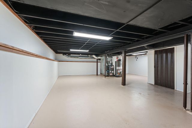 799 N 400 E, Valparaiso, IN 46383