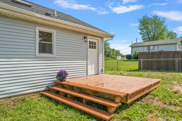799 N 400 E, Valparaiso, IN 46383