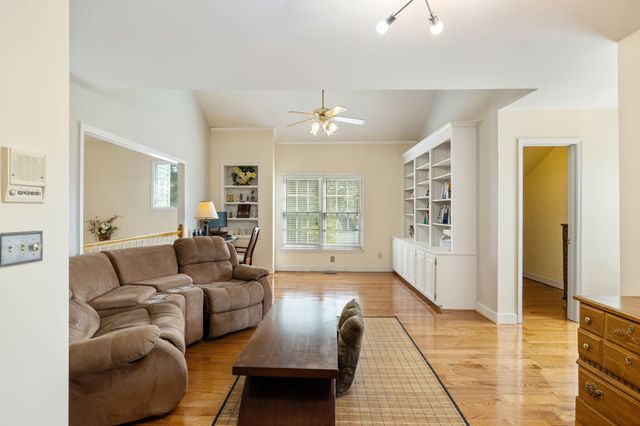 1077 Beech Tree Ln, Brentwood, TN 37027