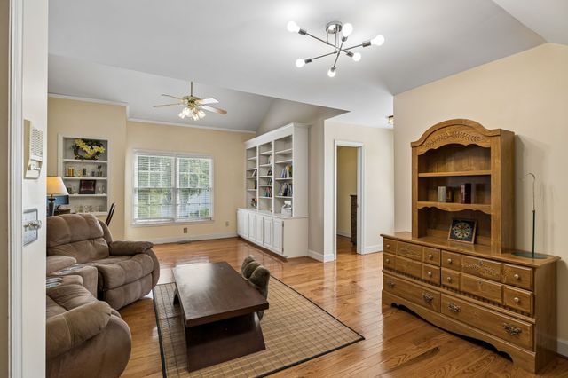 1077 Beech Tree Ln, Brentwood, TN 37027
