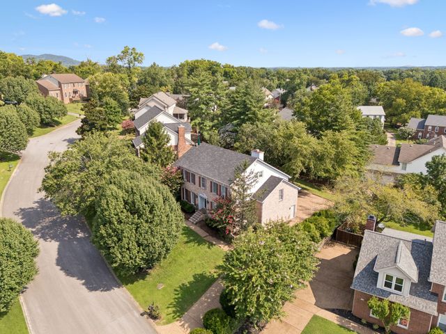 1077 Beech Tree Ln, Brentwood, TN 37027