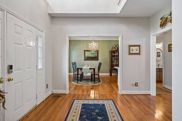 1077 Beech Tree Ln, Brentwood, TN 37027