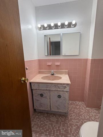 8835 E ROOSEVELT BLVD, Philadelphia, PA 19152