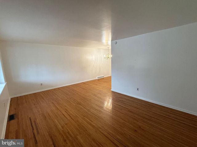 8835 E ROOSEVELT BLVD, Philadelphia, PA 19152