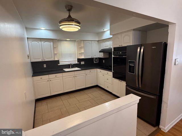 8835 E ROOSEVELT BLVD, Philadelphia, PA 19152