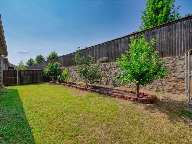 7617 Redondo Drive, Rowlett, TX 75088
