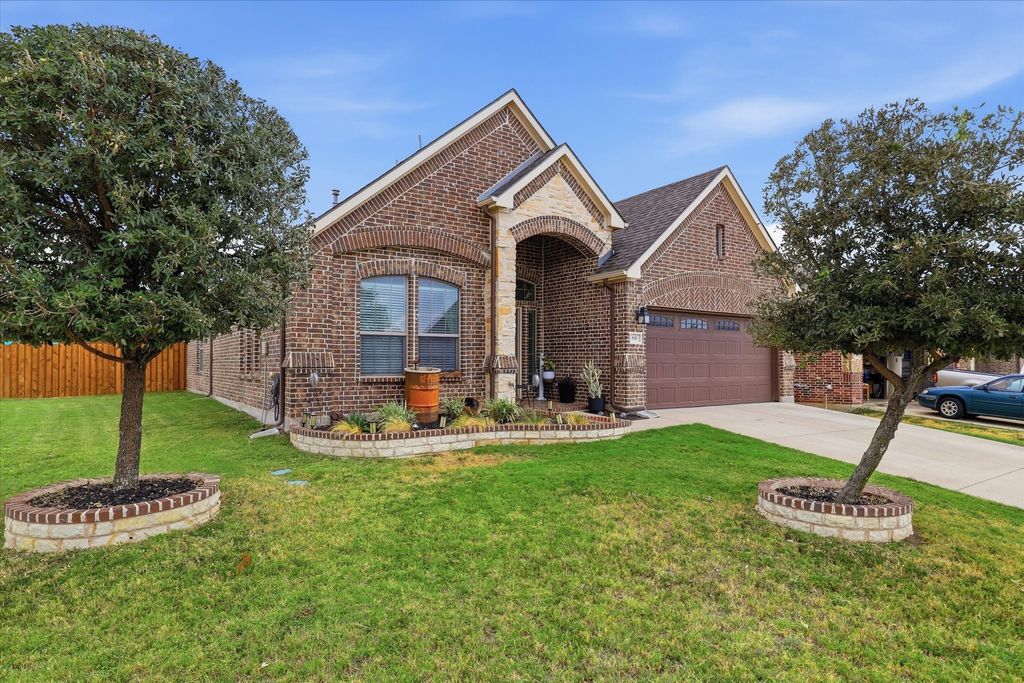 616 Seabourne Drive, Saginaw, TX 76179 — photo 2
