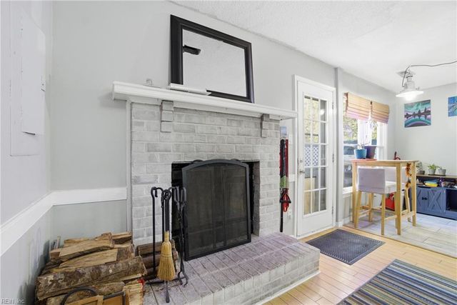 221 Mannings LN, Virginia Beach, VA 23462