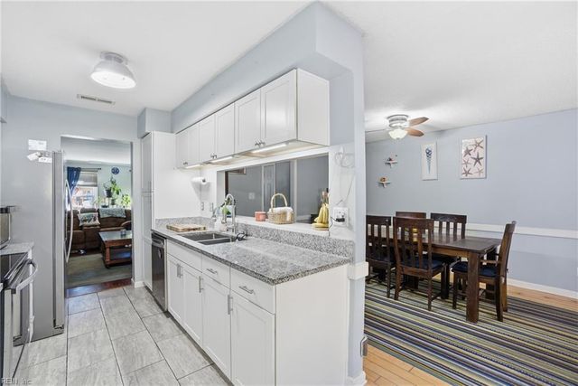 221 Mannings LN, Virginia Beach, VA 23462