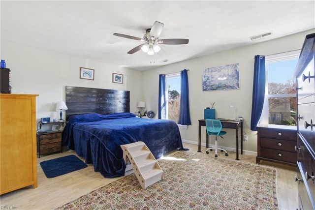 221 Mannings LN, Virginia Beach, VA 23462