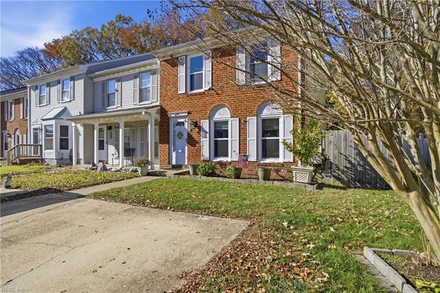 221 Mannings LN, Virginia Beach, VA 23462