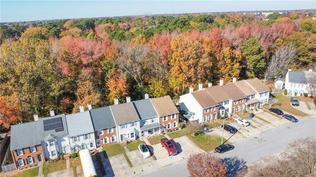 221 Mannings LN, Virginia Beach, VA 23462