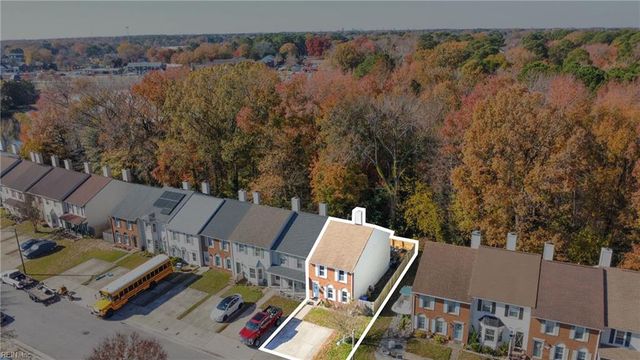 221 Mannings LN, Virginia Beach, VA 23462