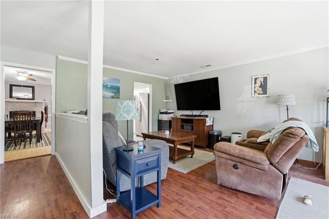 221 Mannings LN, Virginia Beach, VA 23462