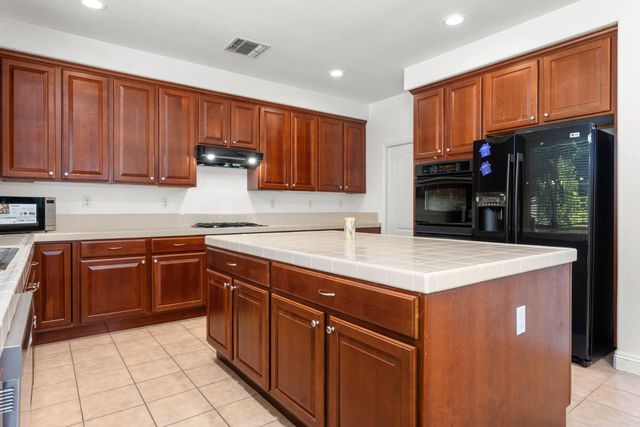 4204 Silver Water Way, Rancho Cordova, CA 95742