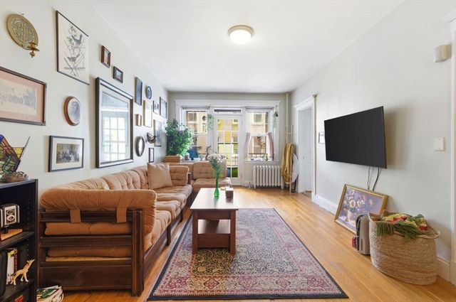 10 Melvin Ave 7, Boston, MA 02135