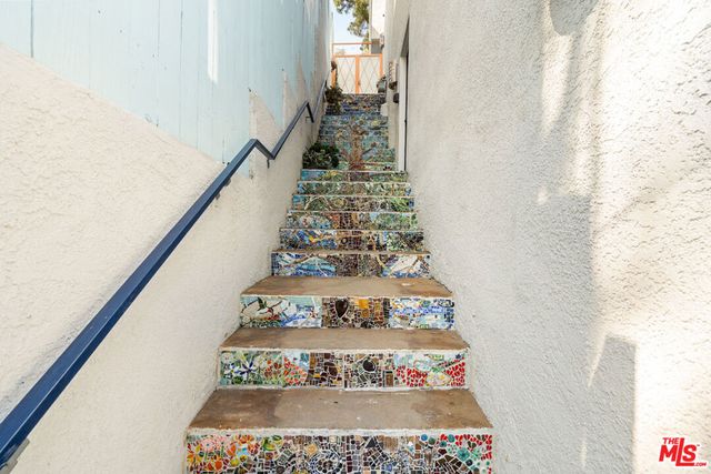 8781 Lookout Mountain Avenue, Los Angeles, CA 90046