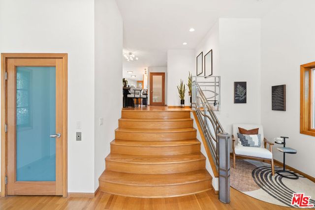 8781 Lookout Mountain Avenue, Los Angeles, CA 90046