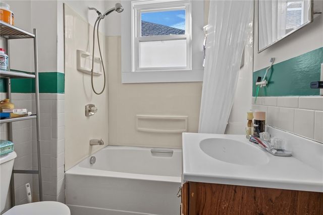 26 Atlantic Street, Newport, RI 02840