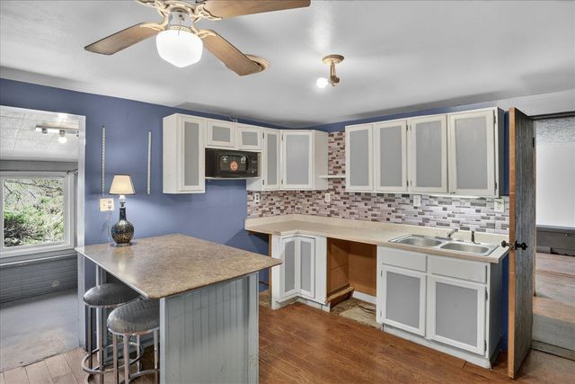 56447 Twin Lakes Road, Cassopolis, MI 49031