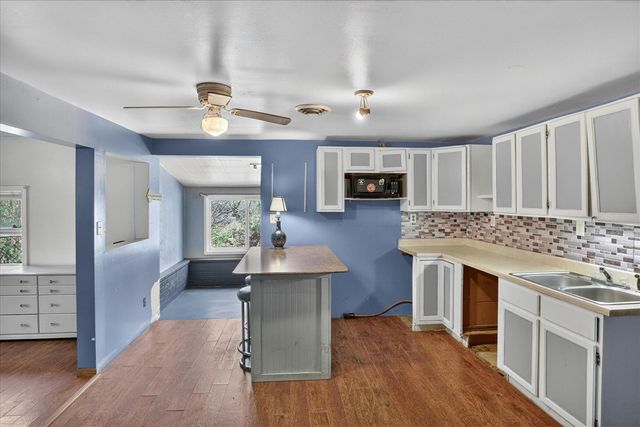 56447 Twin Lakes Road, Cassopolis, MI 49031