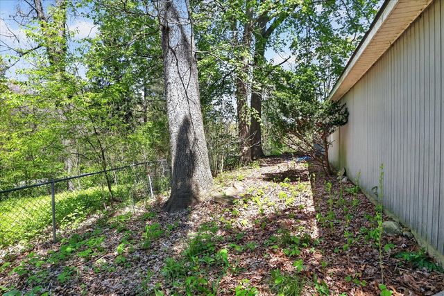 56447 Twin Lakes Road, Cassopolis, MI 49031