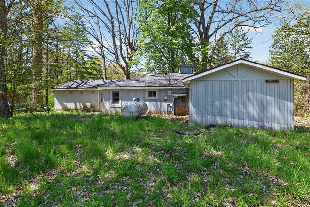 56447 Twin Lakes Road, Cassopolis, MI 49031