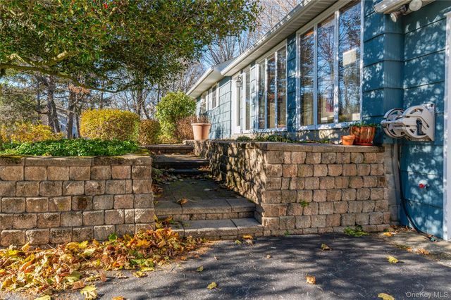 671 Noxon Road, Poughkeepsie, NY 12603