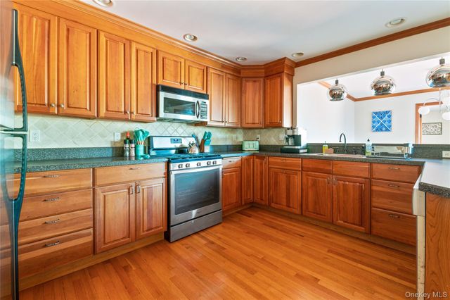 671 Noxon Road, Poughkeepsie, NY 12603